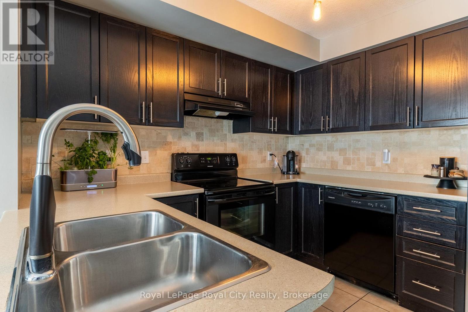 B - 638 Woodlawn Road E, Guelph (Victoria North), Ontario  N1E 0K4 - Photo 8 - X12877012