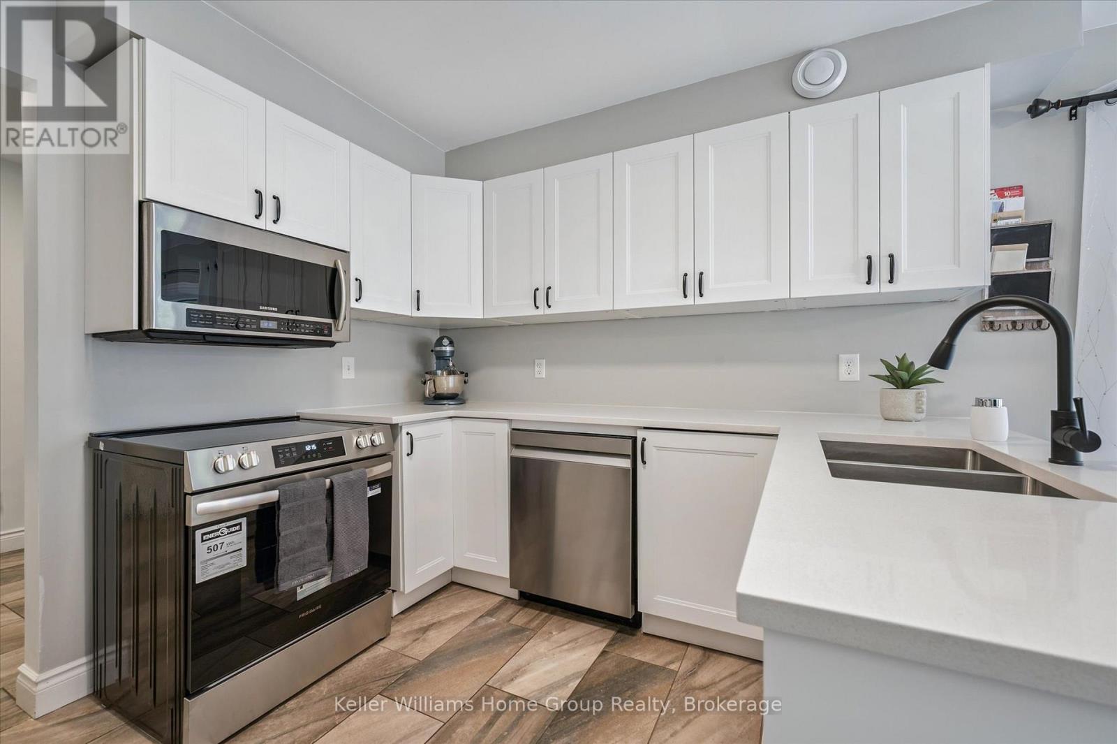 284 Colborne Street, Centre Wellington, Ontario  N0B 1S0 - Photo 13 - X12877068