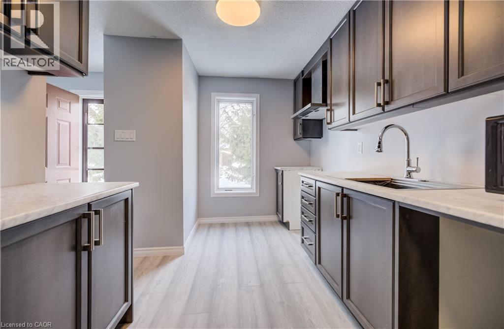 249 Cedarbrae Avenue Unit# 18, Waterloo, Ontario  N2L 4S8 - Photo 6 - 40805241