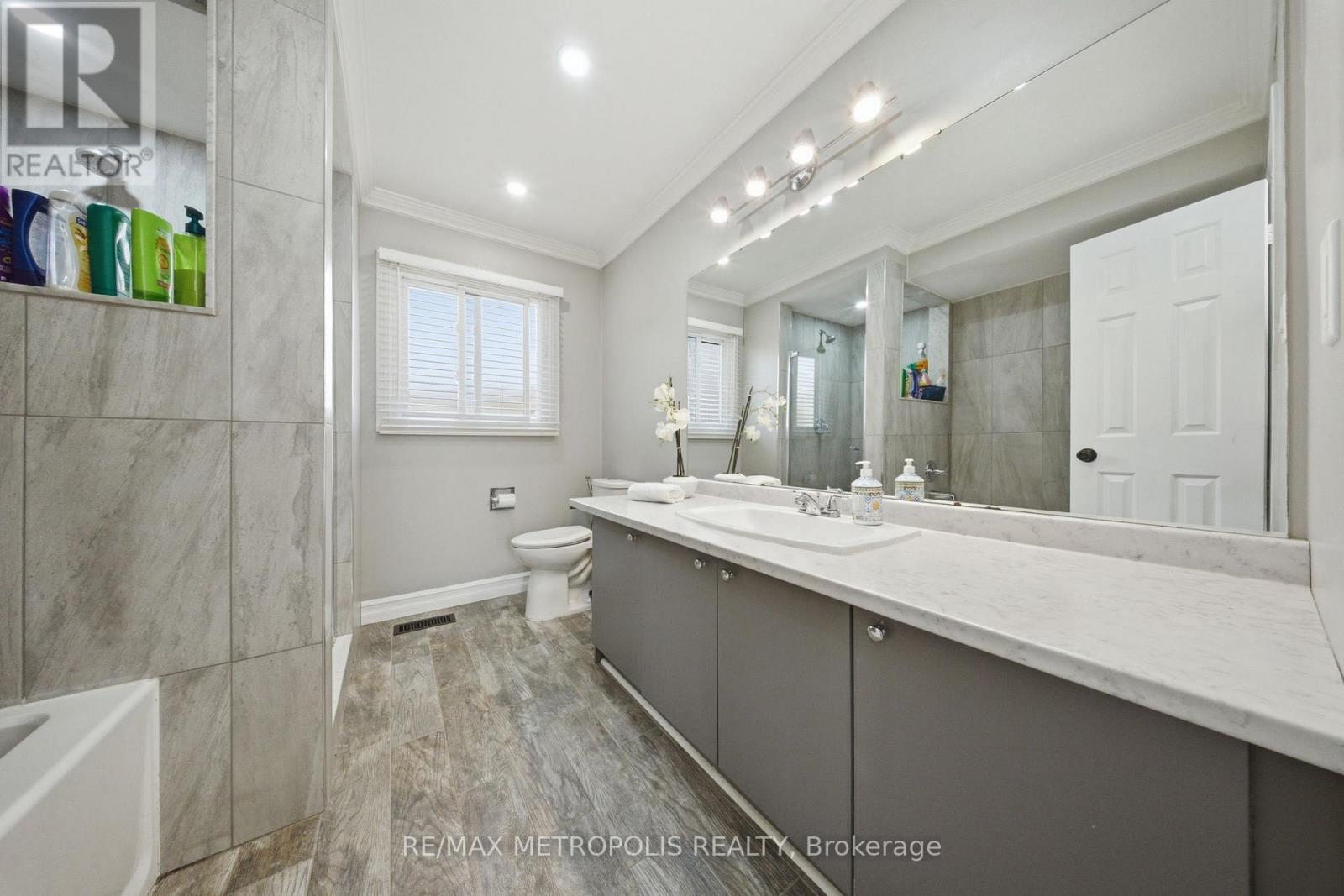 700 Mountjoy Court, Oshawa, Ontario  L1K 1W8 - Photo 18 - E12876300