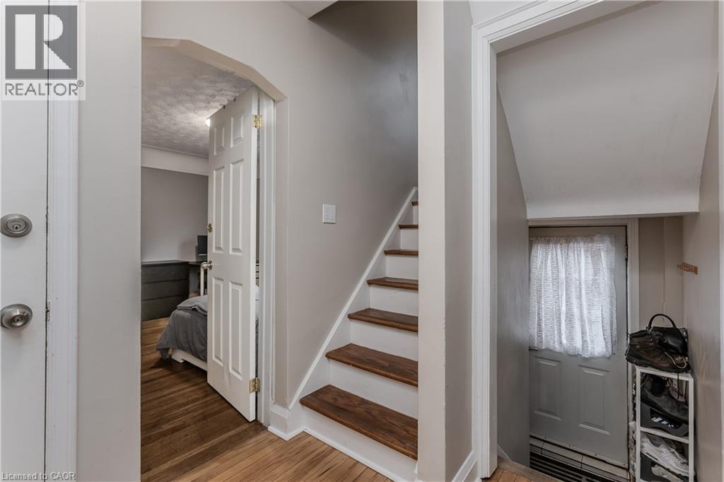 34 Hollywood Street N, Hamilton, Ontario  L8S 3K6 - Photo 17 - 40810627