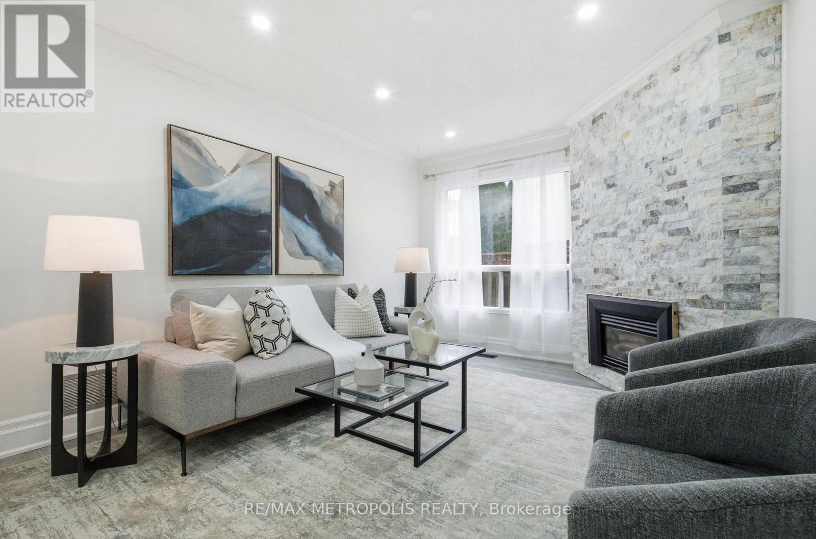 700 Mountjoy Court, Oshawa, Ontario  L1K 1W8 - Photo 5 - E12876300