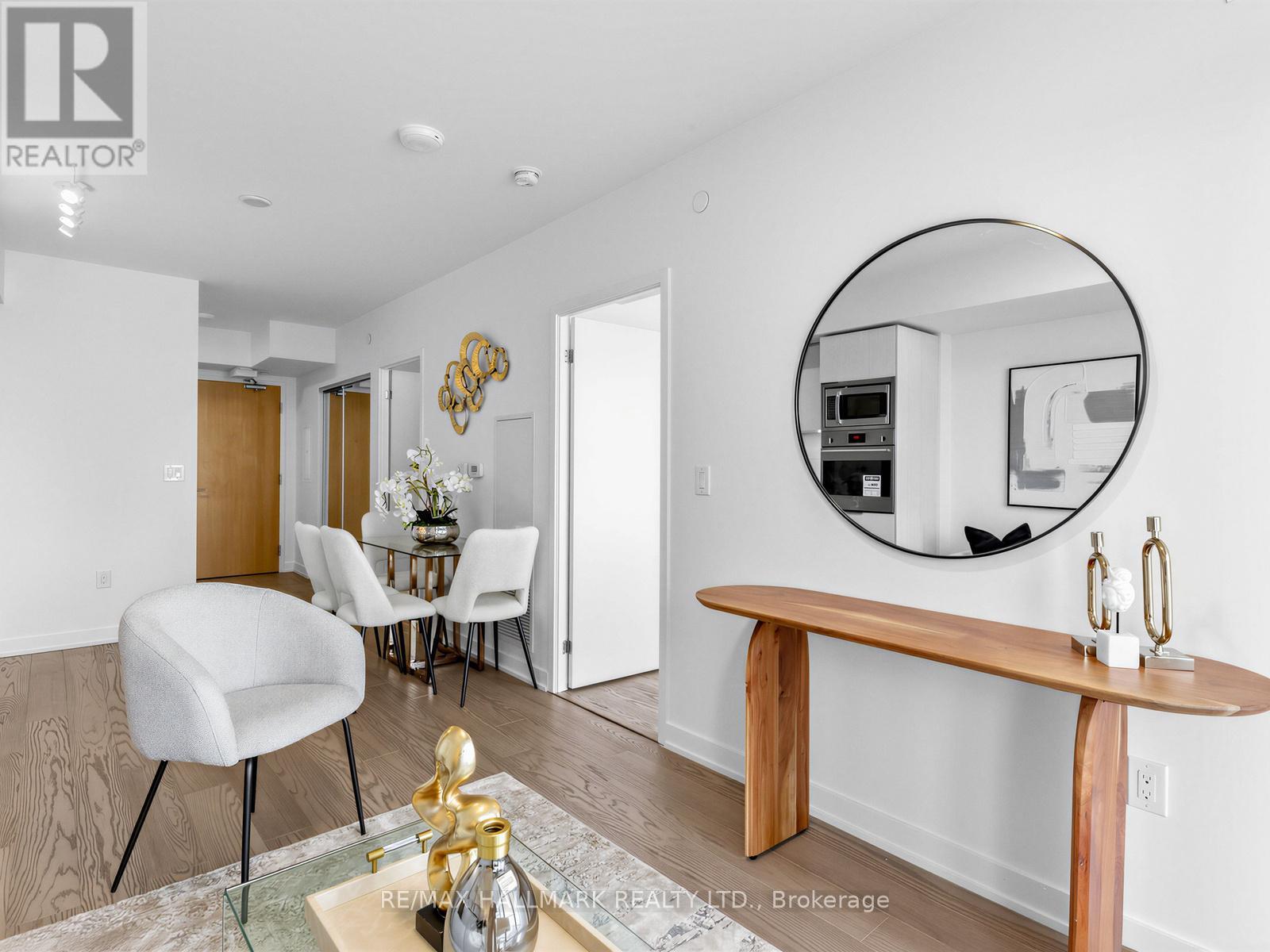 3909 - 11 Wellesley Street W, Toronto, Ontario  M4Y 0G4 - Photo 13 - C12876954