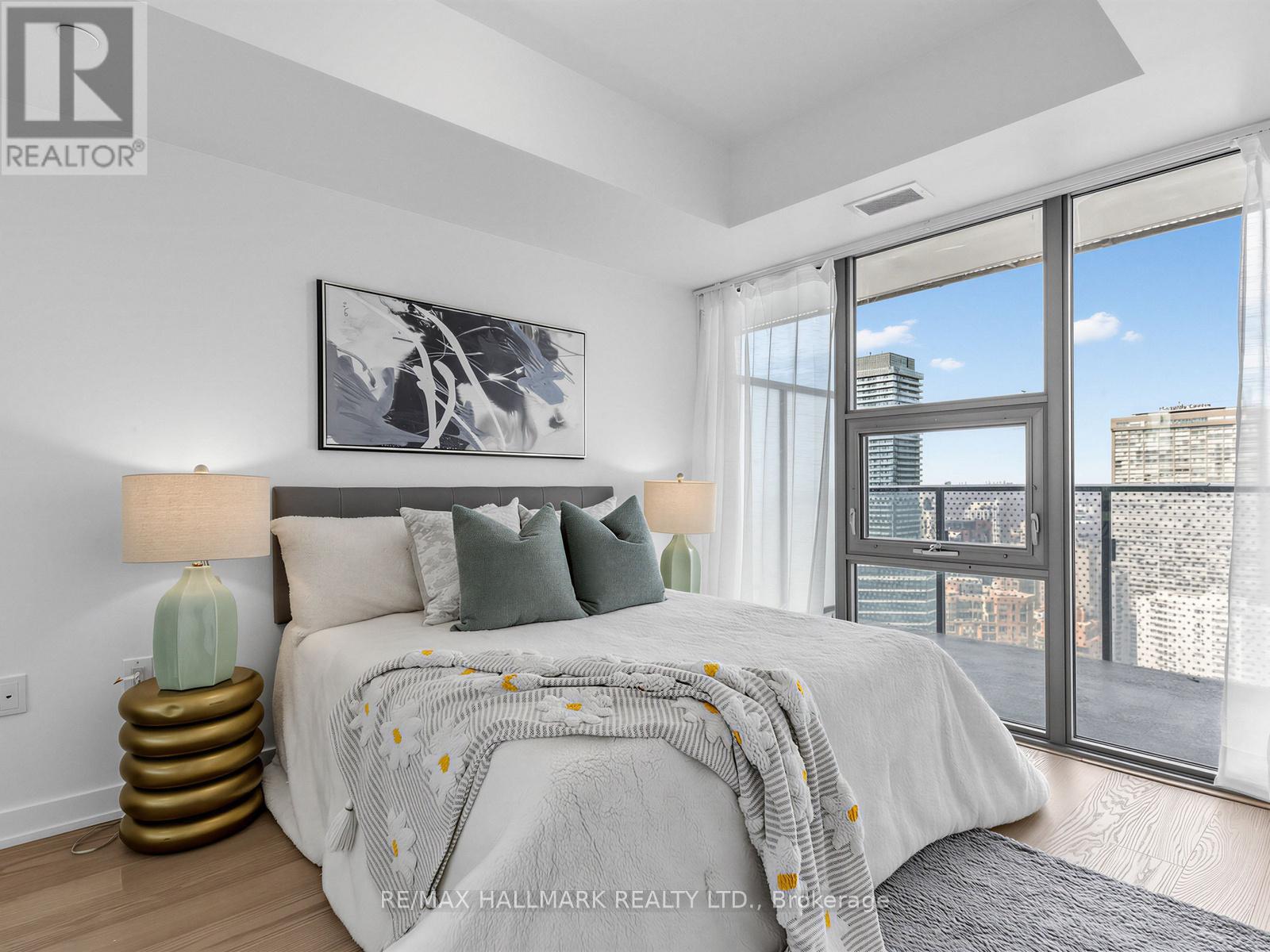 3909 - 11 Wellesley Street W, Toronto, Ontario  M4Y 0G4 - Photo 14 - C12876954