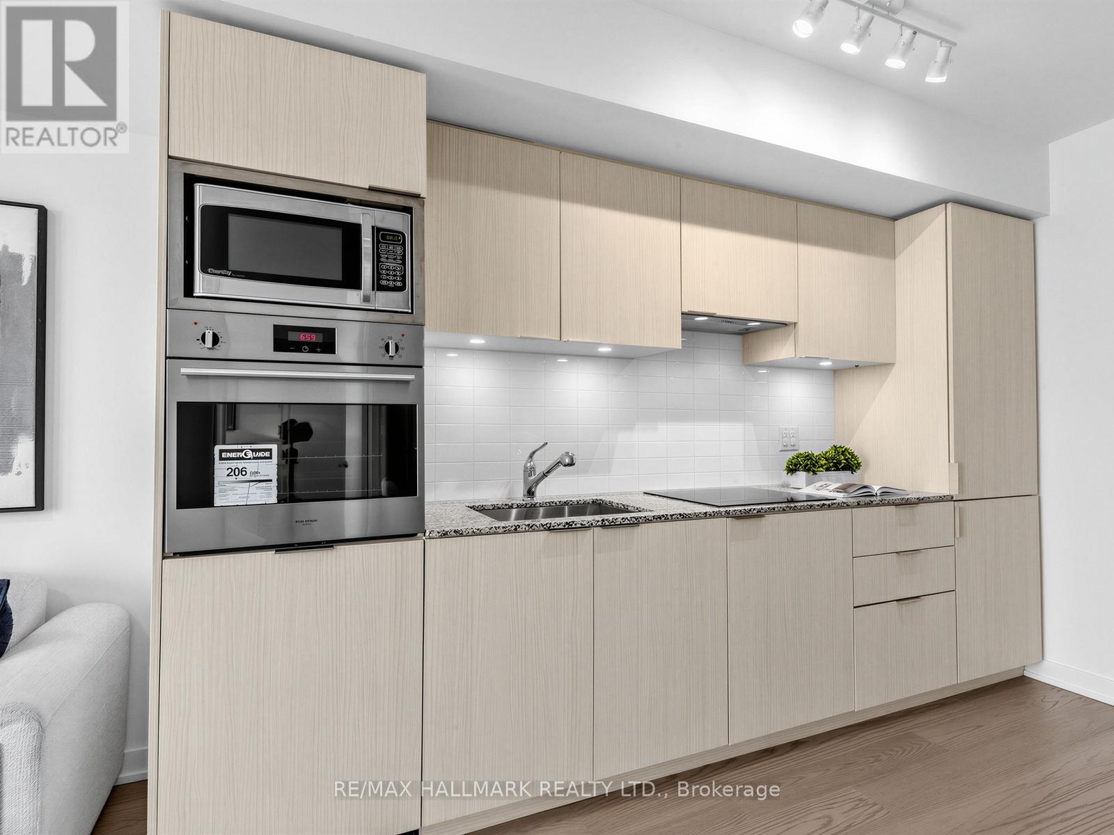 3909 - 11 Wellesley Street W, Toronto, Ontario  M4Y 0G4 - Photo 7 - C12876954