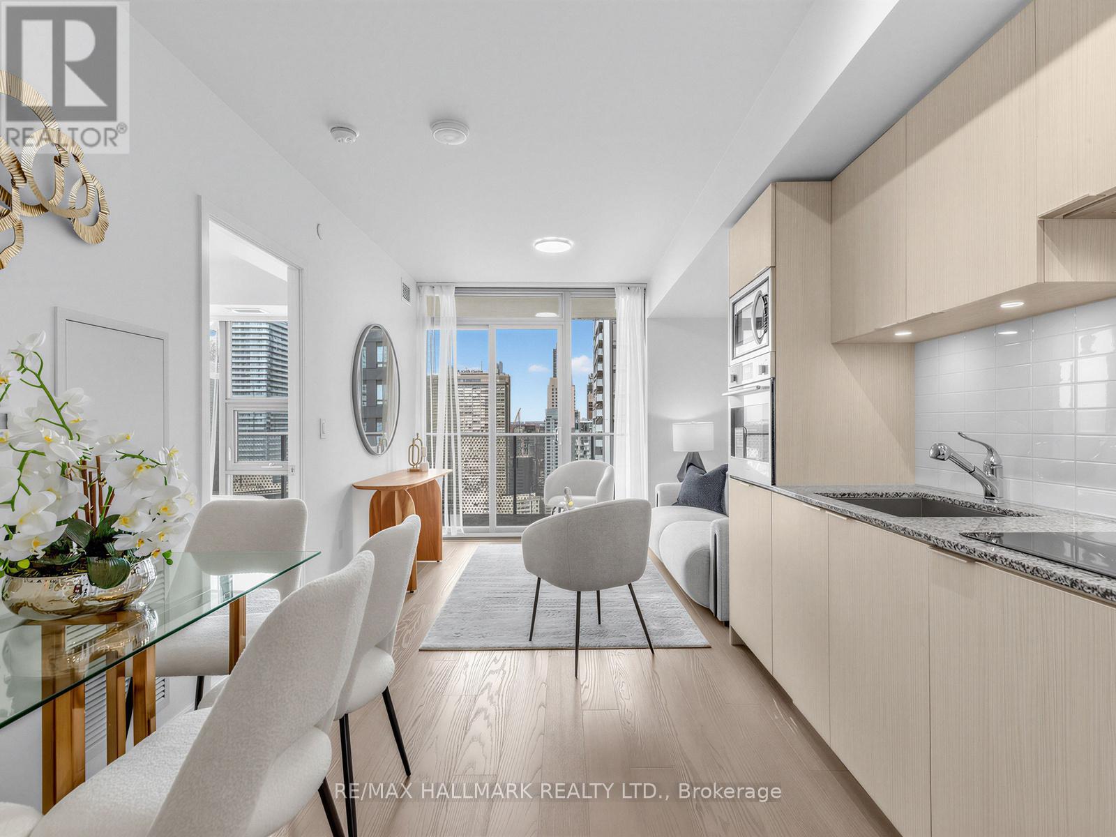 3909 - 11 Wellesley Street W, Toronto, Ontario  M4Y 0G4 - Photo 8 - C12876954