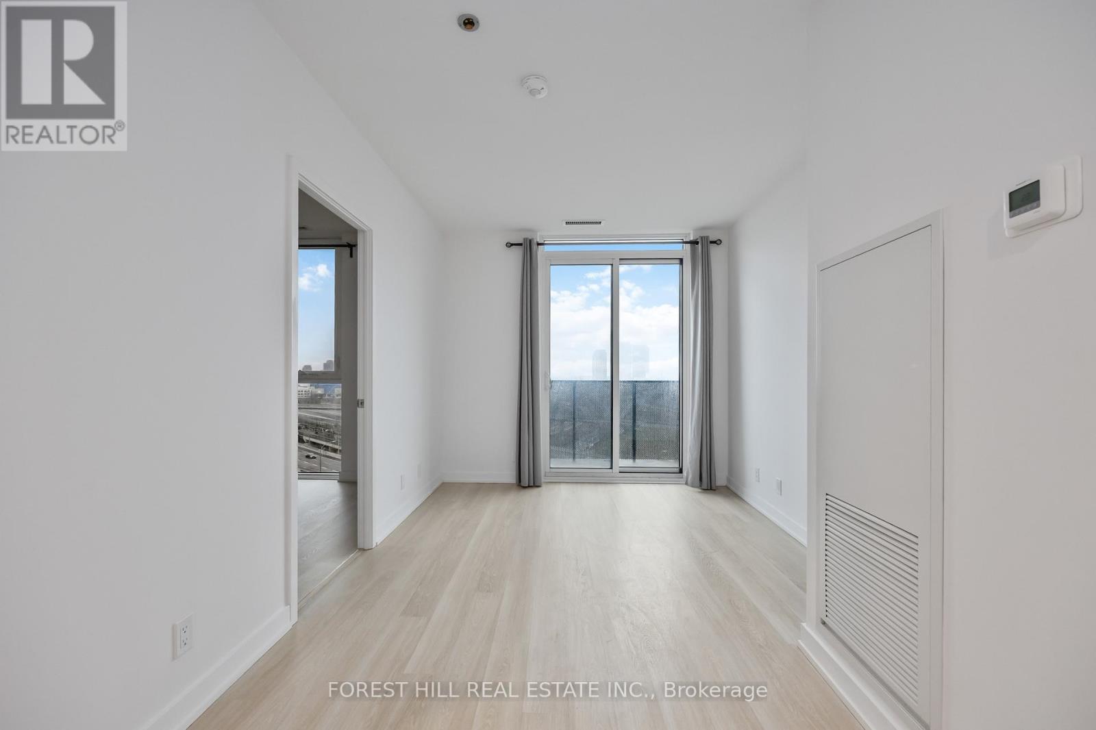 1010 - 30 Tretti Way, Toronto (Clanton Park), Ontario  M3H 0E3 - Photo 3 - C12876982