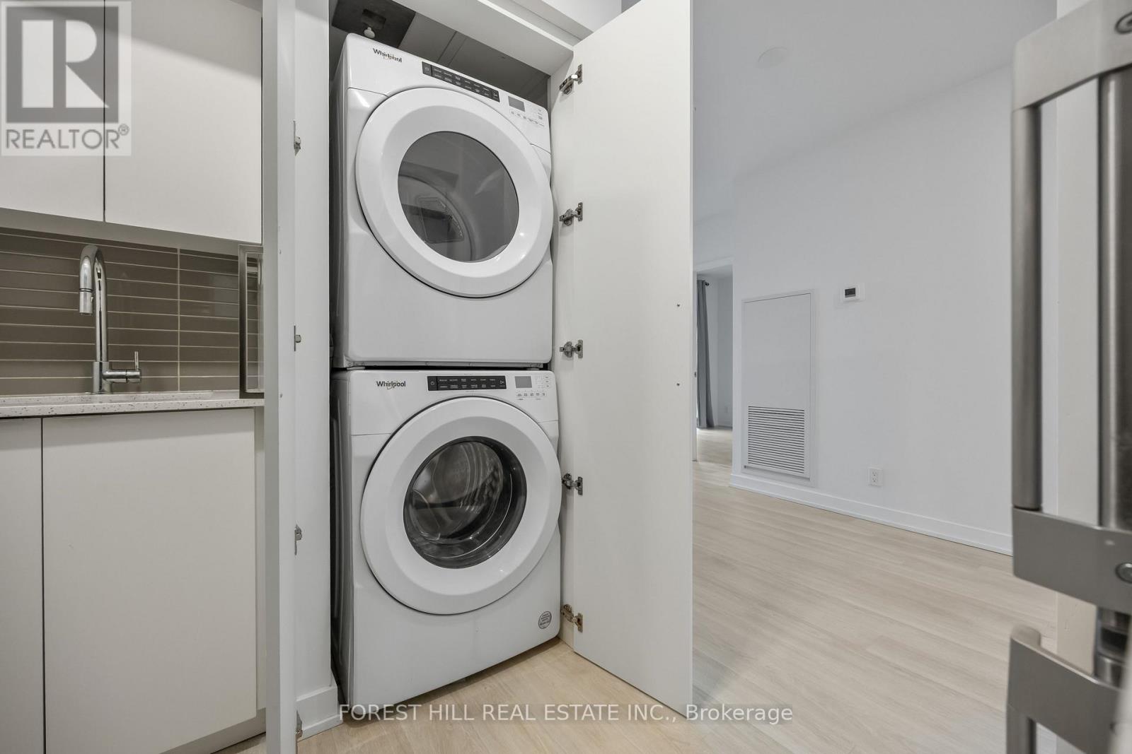 1010 - 30 Tretti Way, Toronto (Clanton Park), Ontario  M3H 0E3 - Photo 7 - C12876982