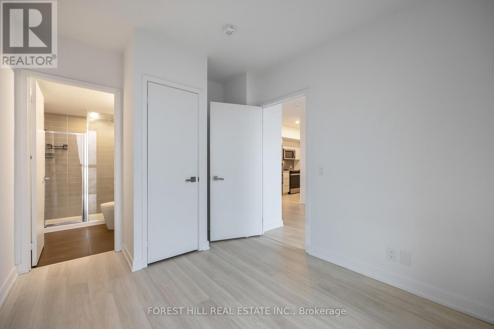 1010 - 30 Tretti Way, Toronto (Clanton Park), Ontario  M3H 0E3 - Photo 8 - C12876982