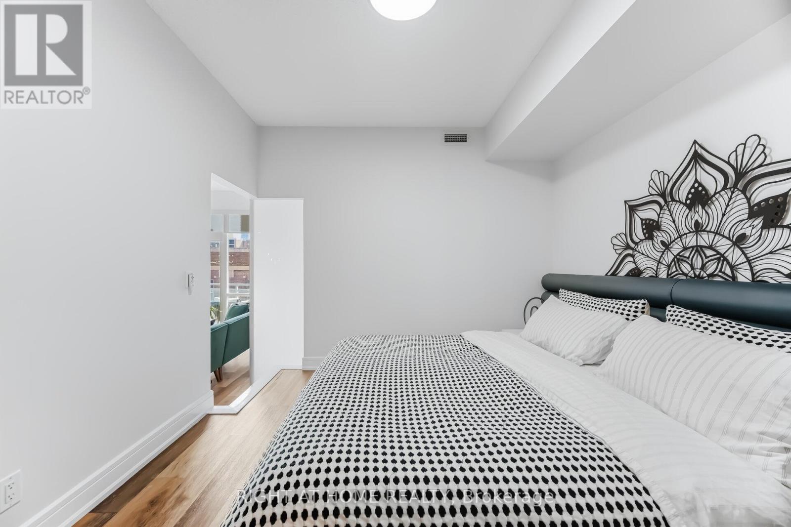 S320 - 112 George Street, Toronto (Moss Park), Ontario  M5A 2M5 - Photo 22 - C12877034