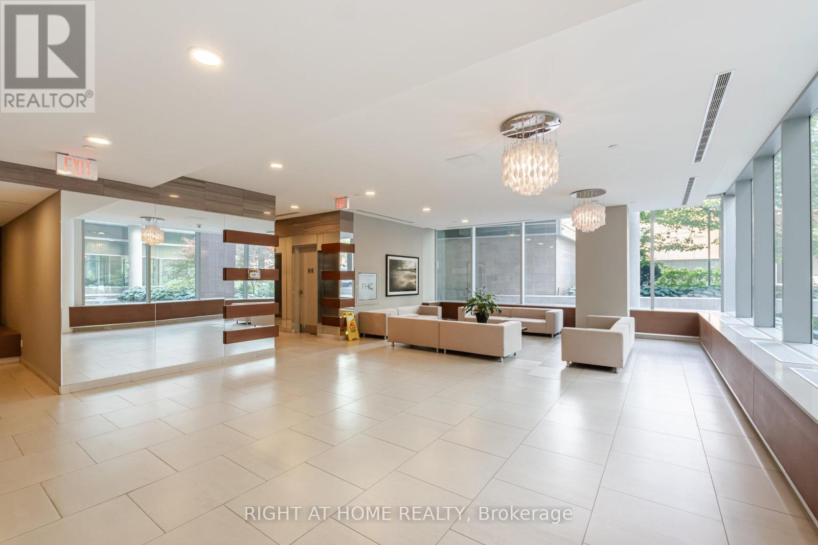 S320 - 112 George Street, Toronto (Moss Park), Ontario  M5A 2M5 - Photo 4 - C12877034