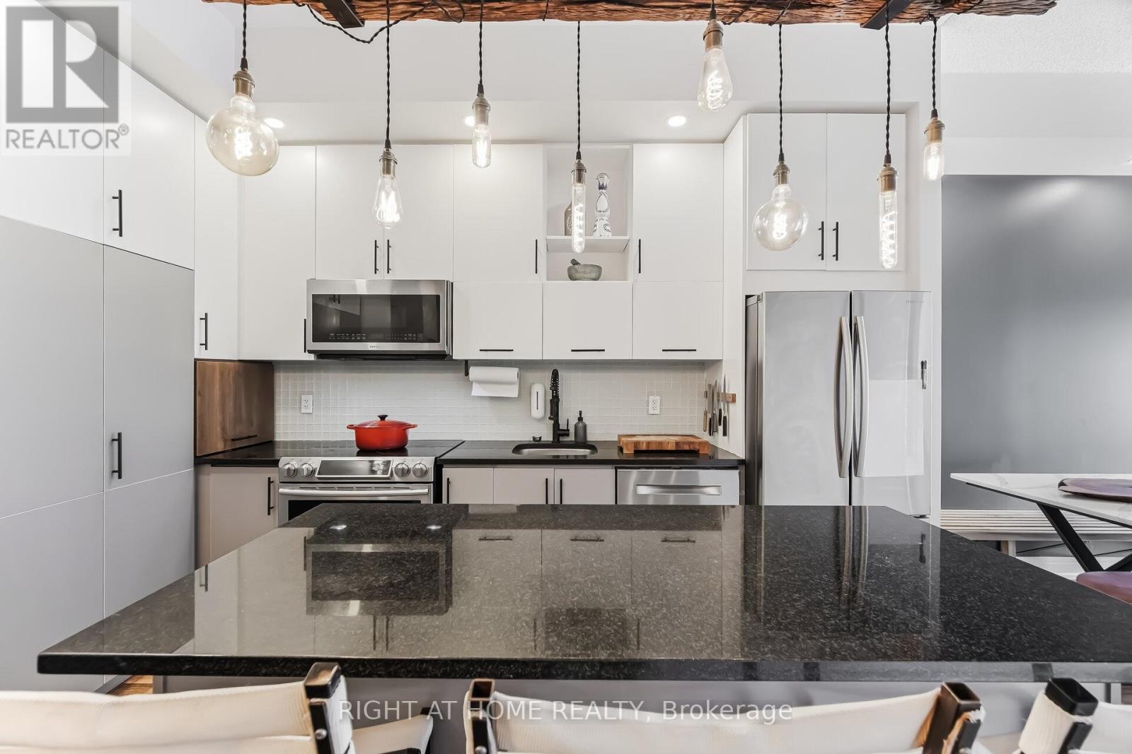 S320 - 112 George Street, Toronto (Moss Park), Ontario  M5A 2M5 - Photo 8 - C12877034