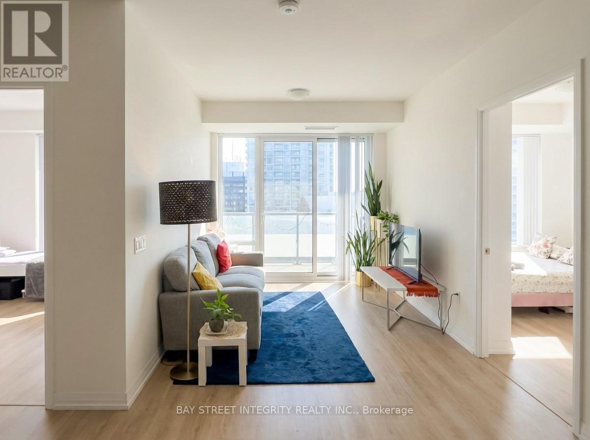 2010 - 25 Holly Street, Toronto, Ontario  M4S 0E3 - Photo 2 - C12877066