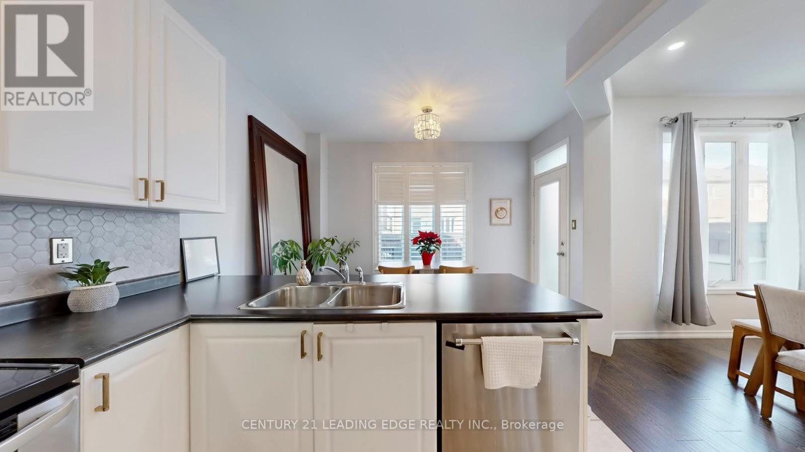 1574 Edgecroft Drive, Pickering (Duffin Heights), Ontario  L1V 2P8 - Photo 11 - E12877104