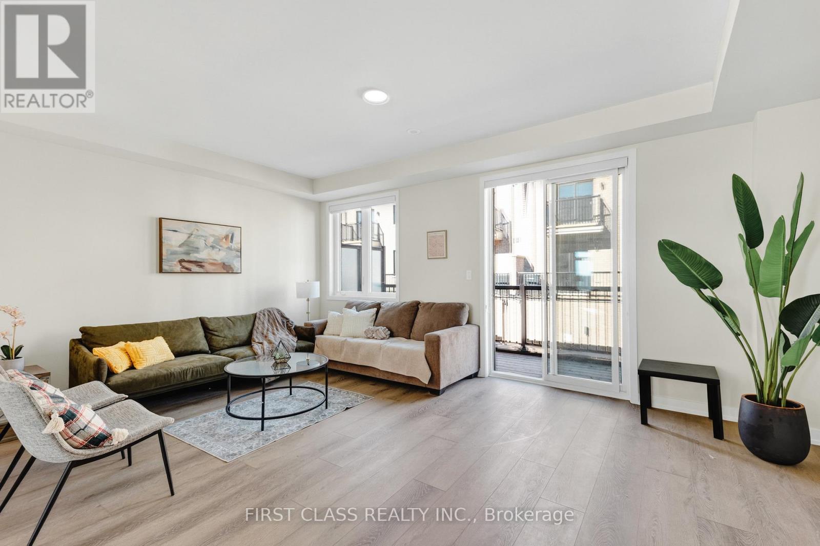 25 Bullate Lane, Richmond Hill, Ontario  L4B 0J5 - Photo 2 - N12876978