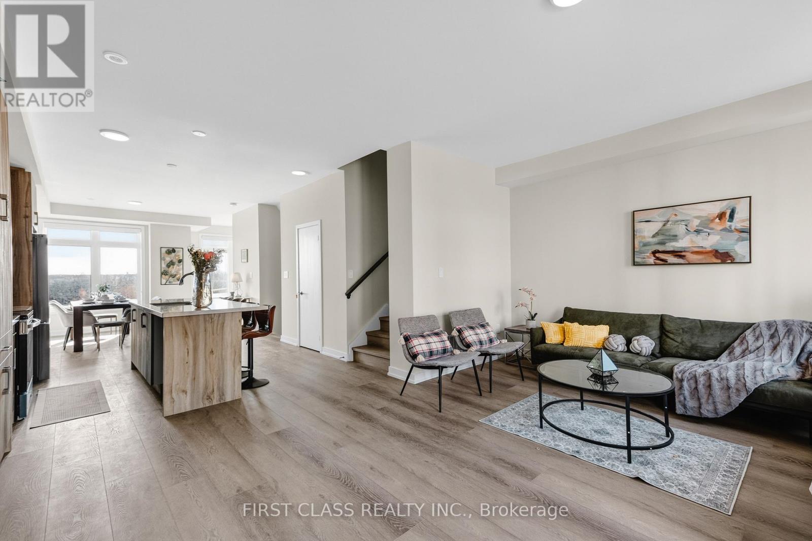 25 Bullate Lane, Richmond Hill, Ontario  L4B 0J5 - Photo 4 - N12876978