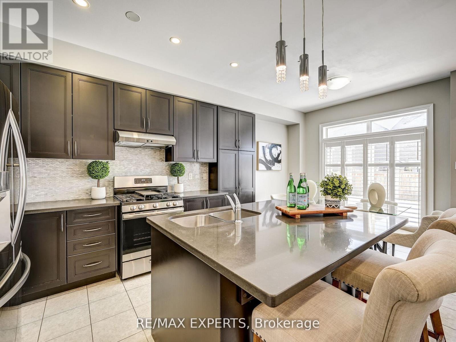 25 Killington Avenue, Vaughan, Ontario  L4H 3Y5 - Photo 7 - N12877020