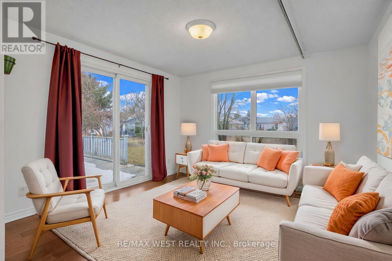 18 Maple Leaf Terrace, Innisfil (Cookstown), Ontario  L0L 1L0 - Photo 5 - N12877030