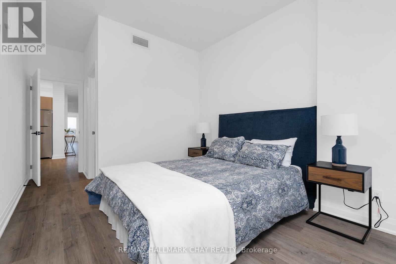 1105 - 58 Lakeside Terrace, Barrie (Little Lake), Ontario  L4N 9S2 - Photo 13 - S12876920