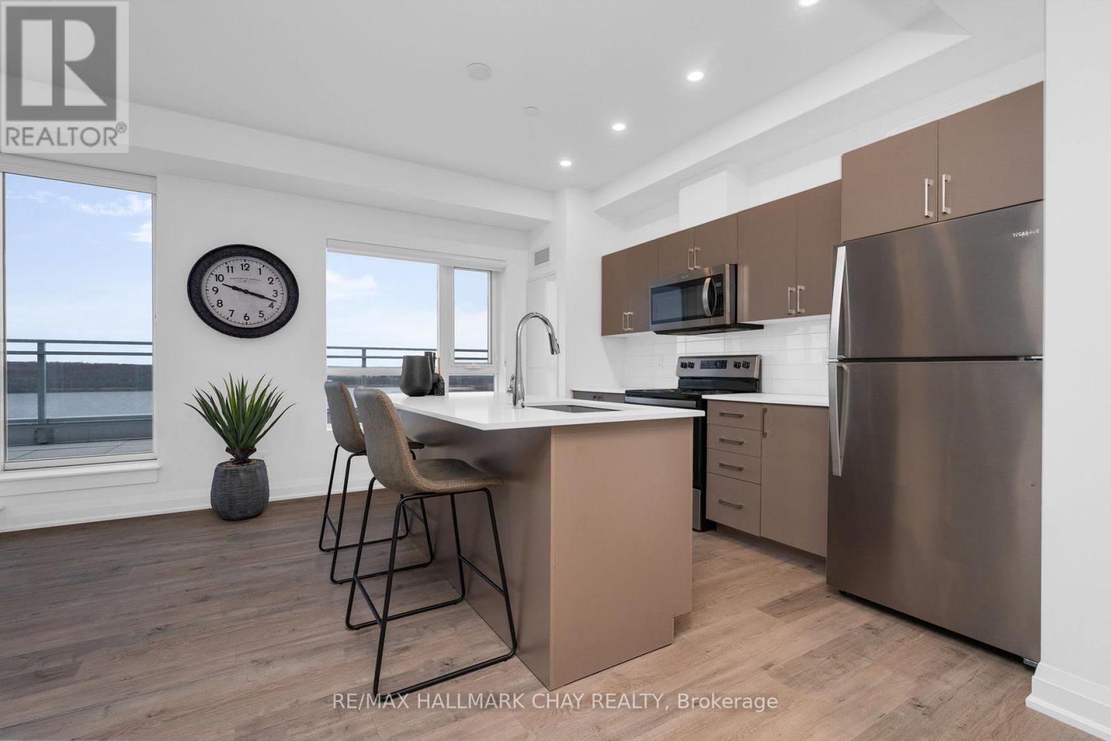 1105 - 58 Lakeside Terrace, Barrie (Little Lake), Ontario  L4N 9S2 - Photo 6 - S12876920