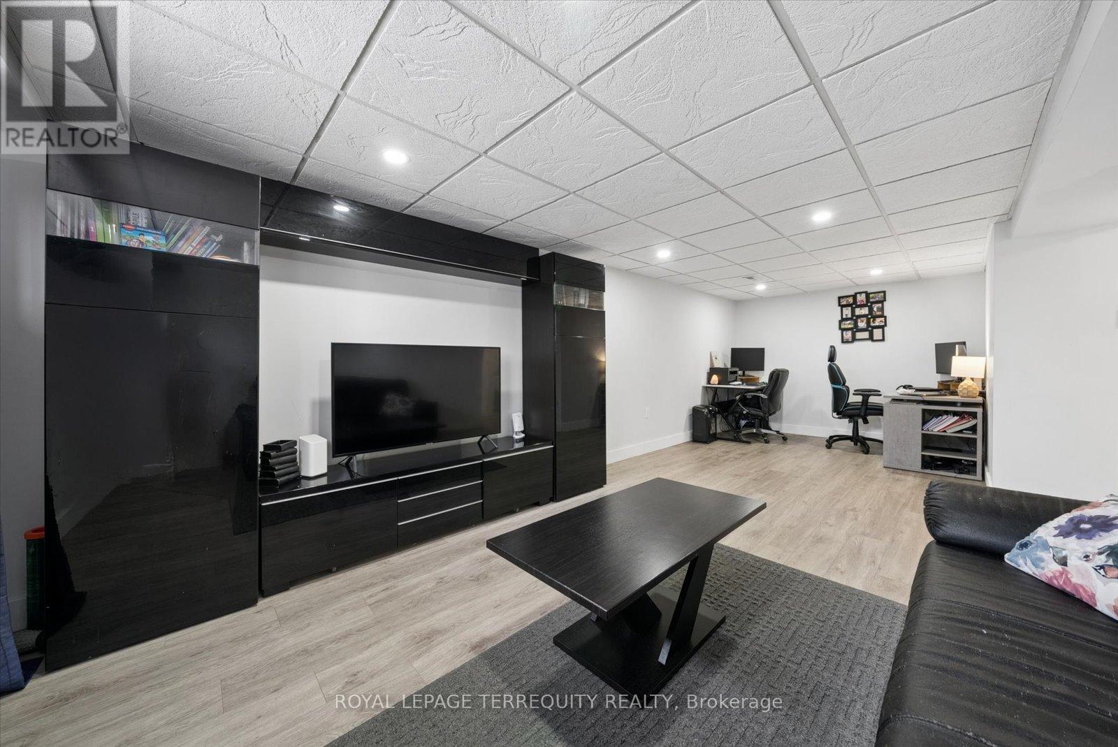 39 Baldwin Lane, Barrie (Allandale Heights), Ontario  L4N 2W2 - Photo 17 - S12877080