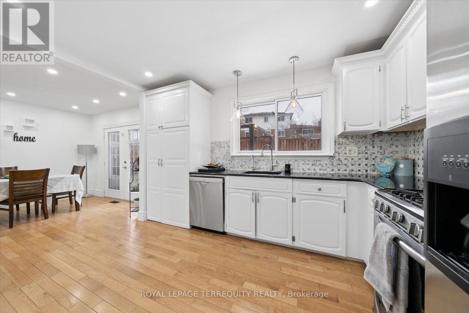 39 Baldwin Lane, Barrie (Allandale Heights), Ontario  L4N 2W2 - Photo 9 - S12877080