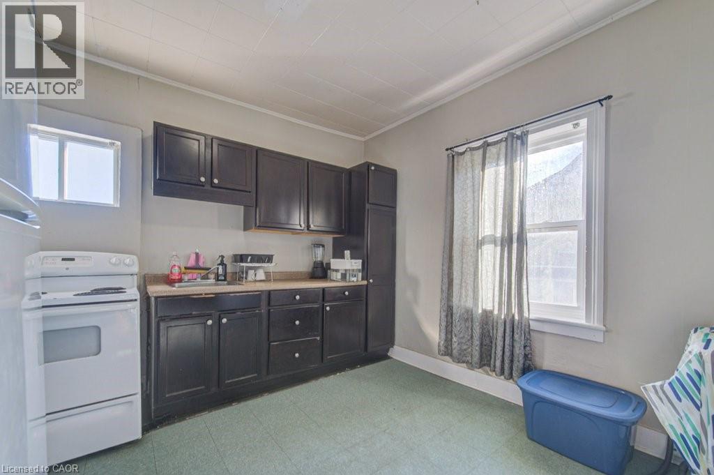 133 Darling Street, Brantford, Ontario  N3T 2L1 - Photo 4 - 40811220