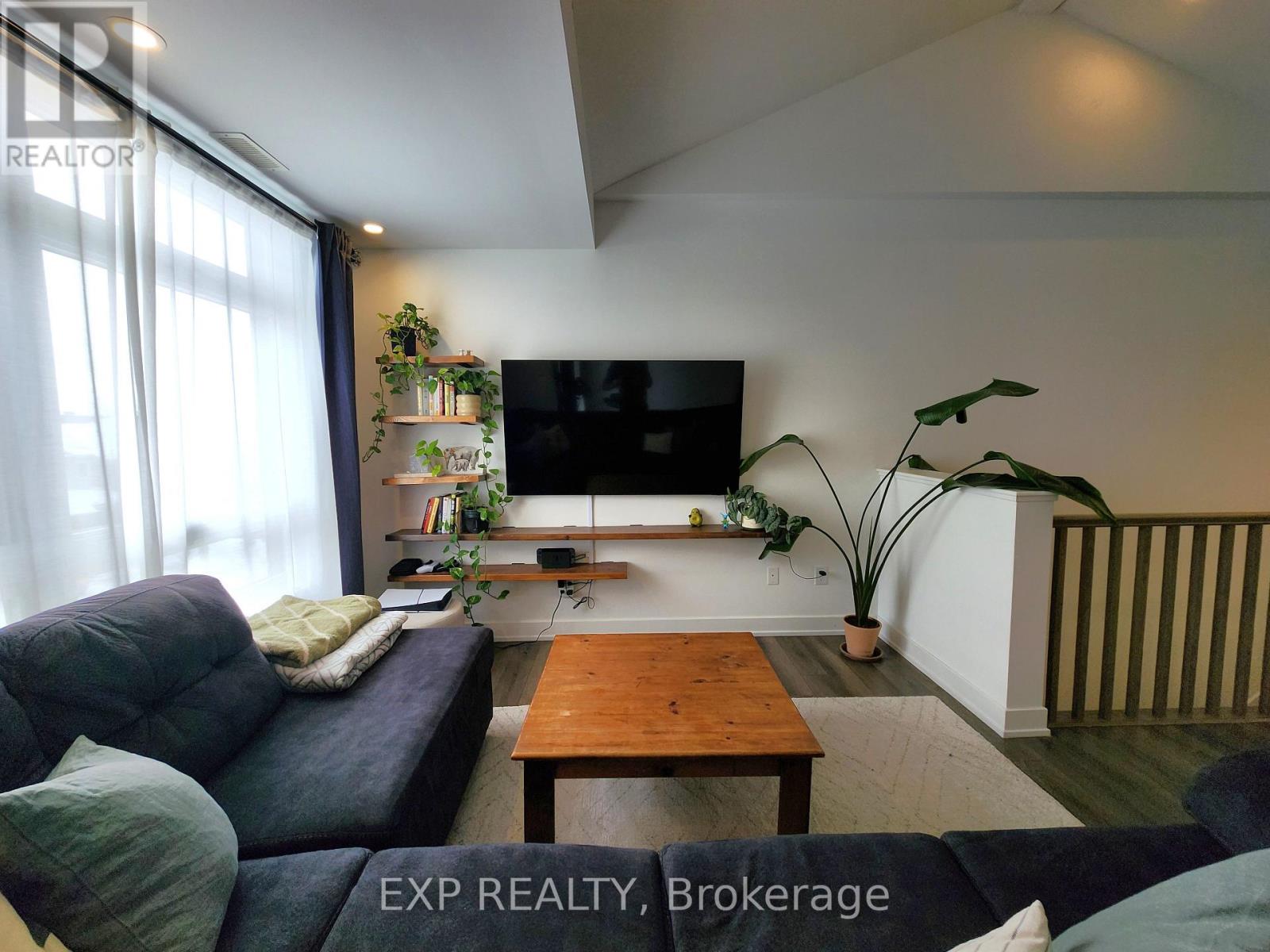 I - 380 Rolling Meadows Crescent, Ottawa, Ontario  K1W 0A7 - Photo 10 - X12856076