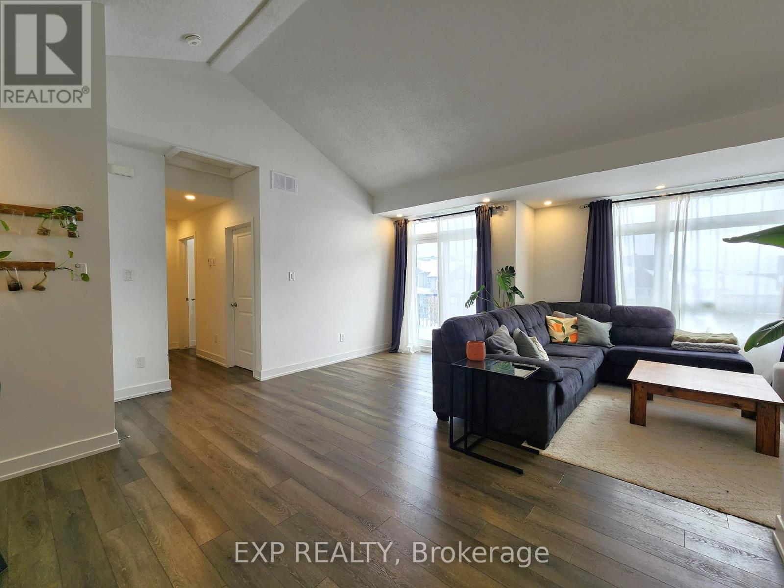 I - 380 Rolling Meadows Crescent, Ottawa, Ontario  K1W 0A7 - Photo 5 - X12856076