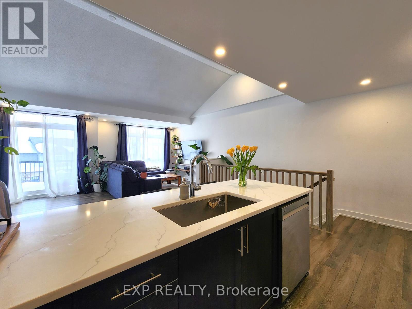 I - 380 Rolling Meadows Crescent, Ottawa, Ontario  K1W 0A7 - Photo 4 - X12856076