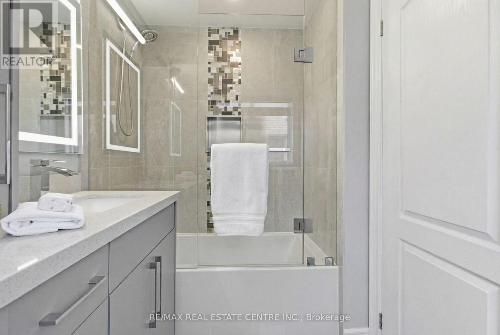 5121 Creditview Road, Mississauga, Ontario  L5V 1R8 - Photo 31 - W12876846