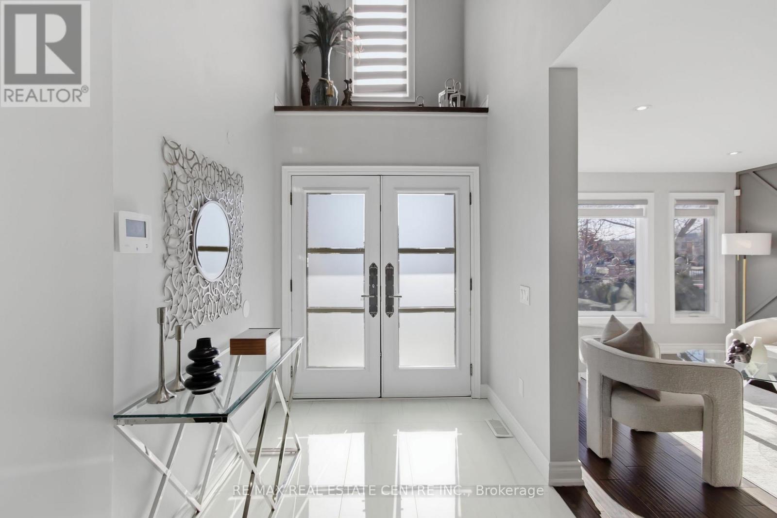 5121 Creditview Road, Mississauga, Ontario  L5V 1R8 - Photo 5 - W12876846