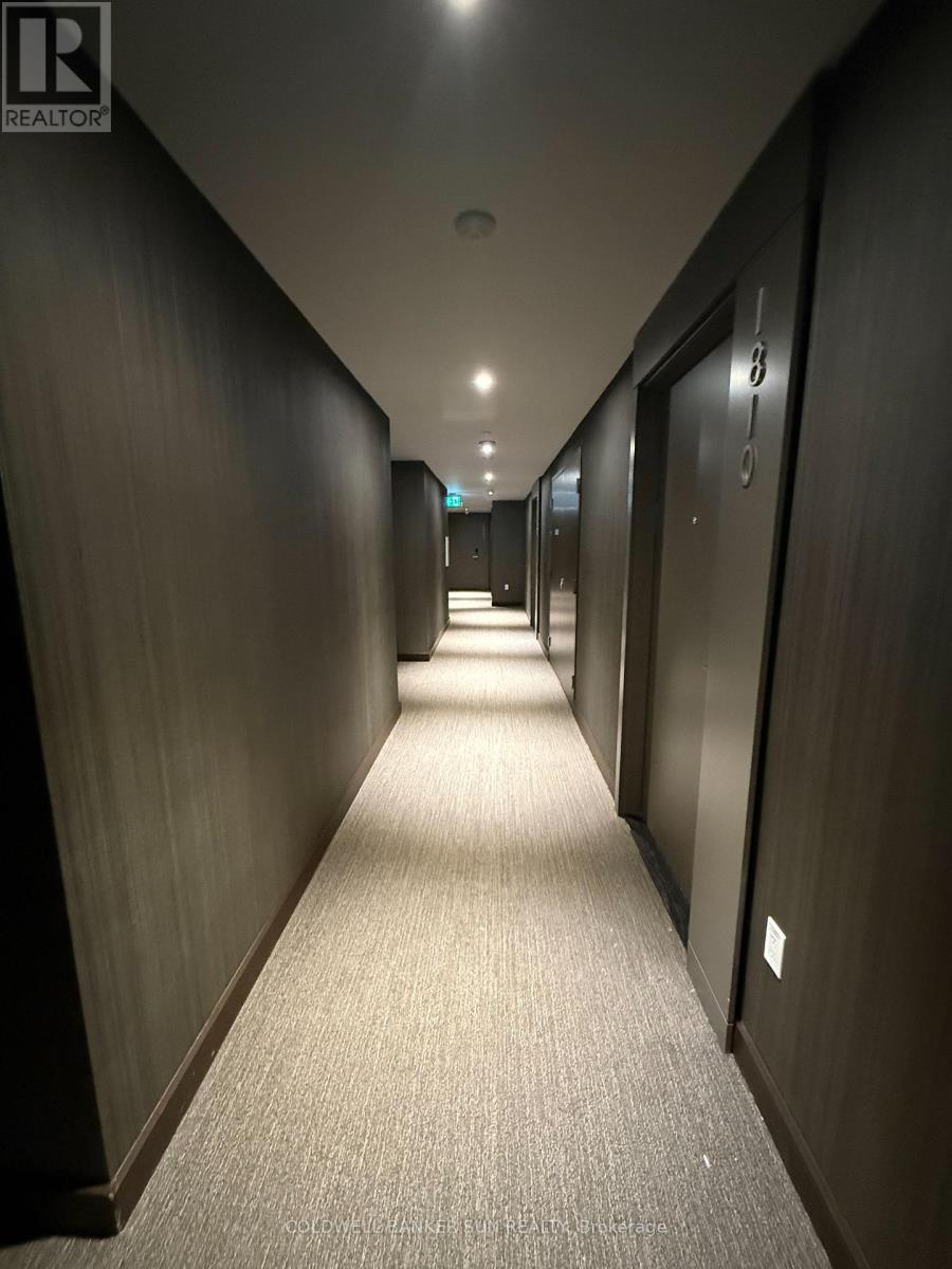 1812 - 448 Burnhamthorpe Road W, Mississauga (City Centre), Ontario  L5B 0R4 - Photo 8 - W12876886