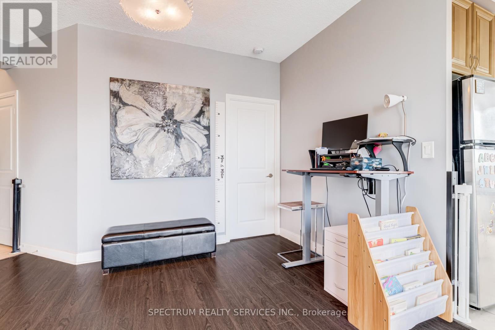 709 - 80 Absolute Avenue, Mississauga (City Centre), Ontario  L4G 7Z3 - Photo 10 - W12876904