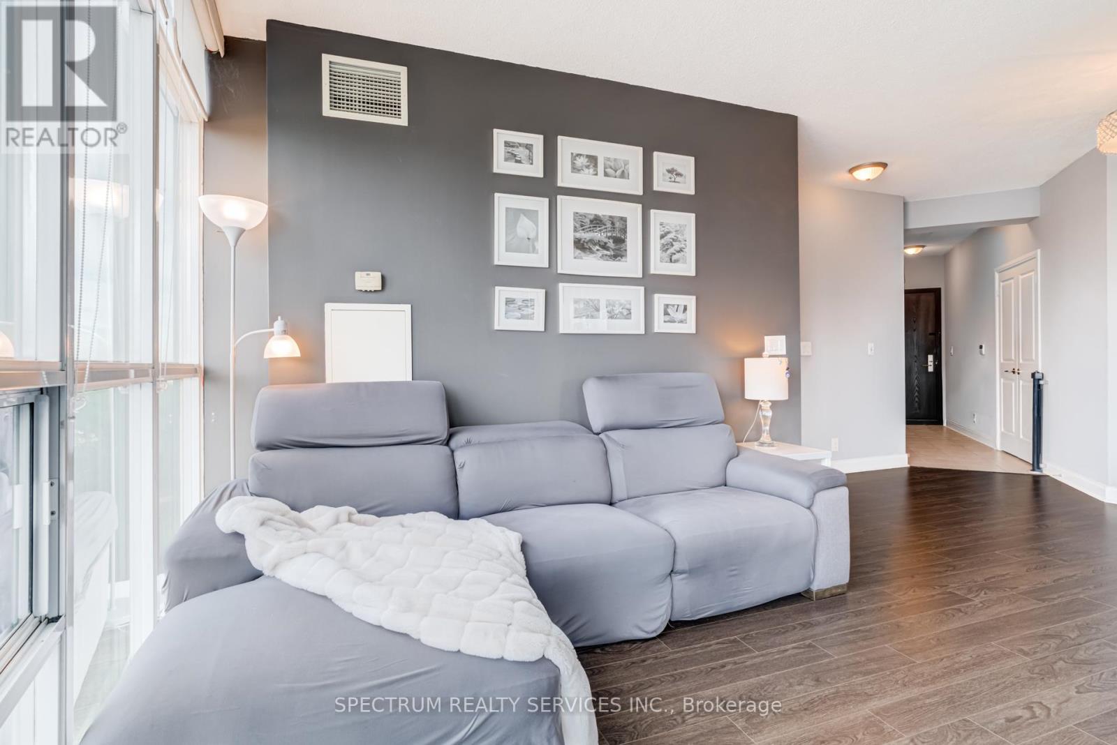 709 - 80 Absolute Avenue, Mississauga (City Centre), Ontario  L4G 7Z3 - Photo 11 - W12876904