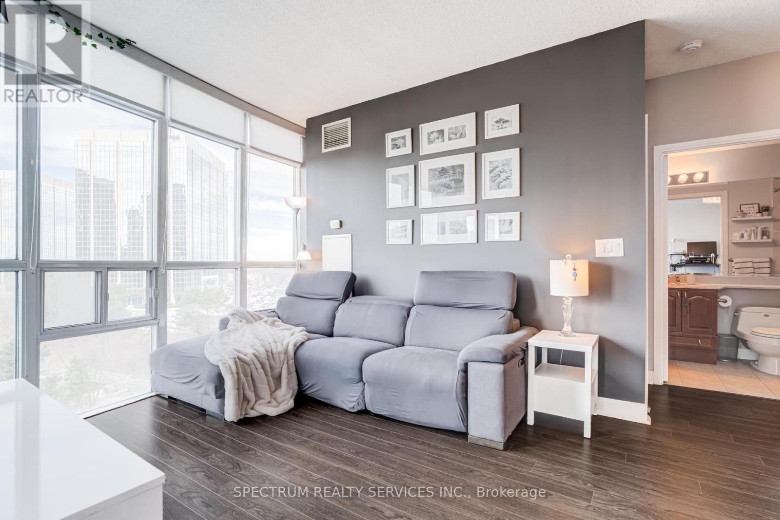 709 - 80 Absolute Avenue, Mississauga (City Centre), Ontario  L4G 7Z3 - Photo 12 - W12876904