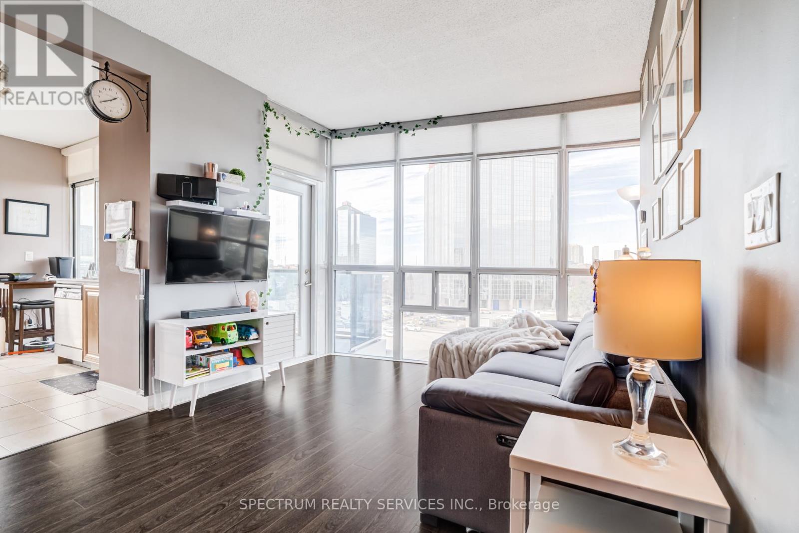 709 - 80 Absolute Avenue, Mississauga (City Centre), Ontario  L4G 7Z3 - Photo 13 - W12876904