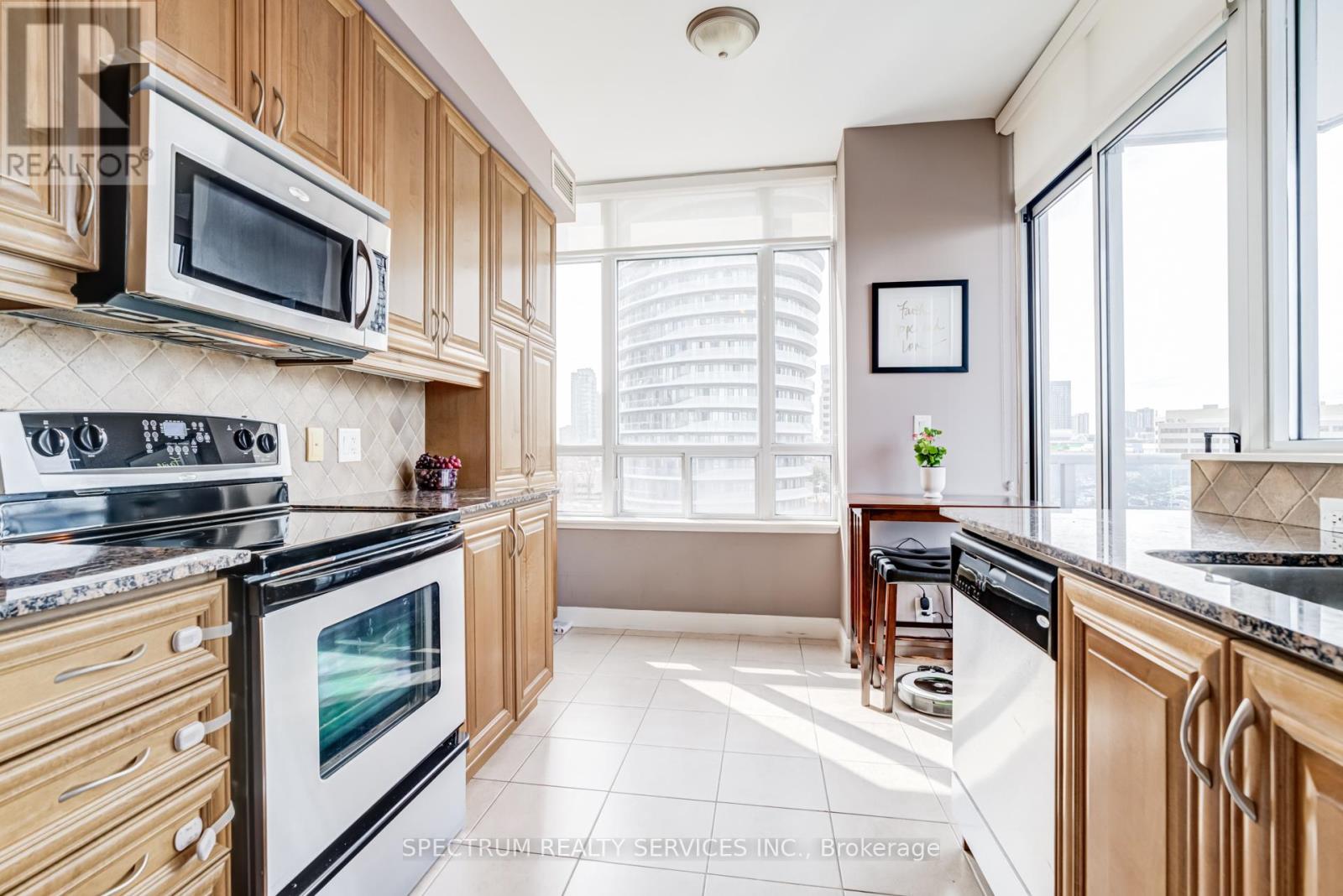 709 - 80 Absolute Avenue, Mississauga (City Centre), Ontario  L4G 7Z3 - Photo 15 - W12876904