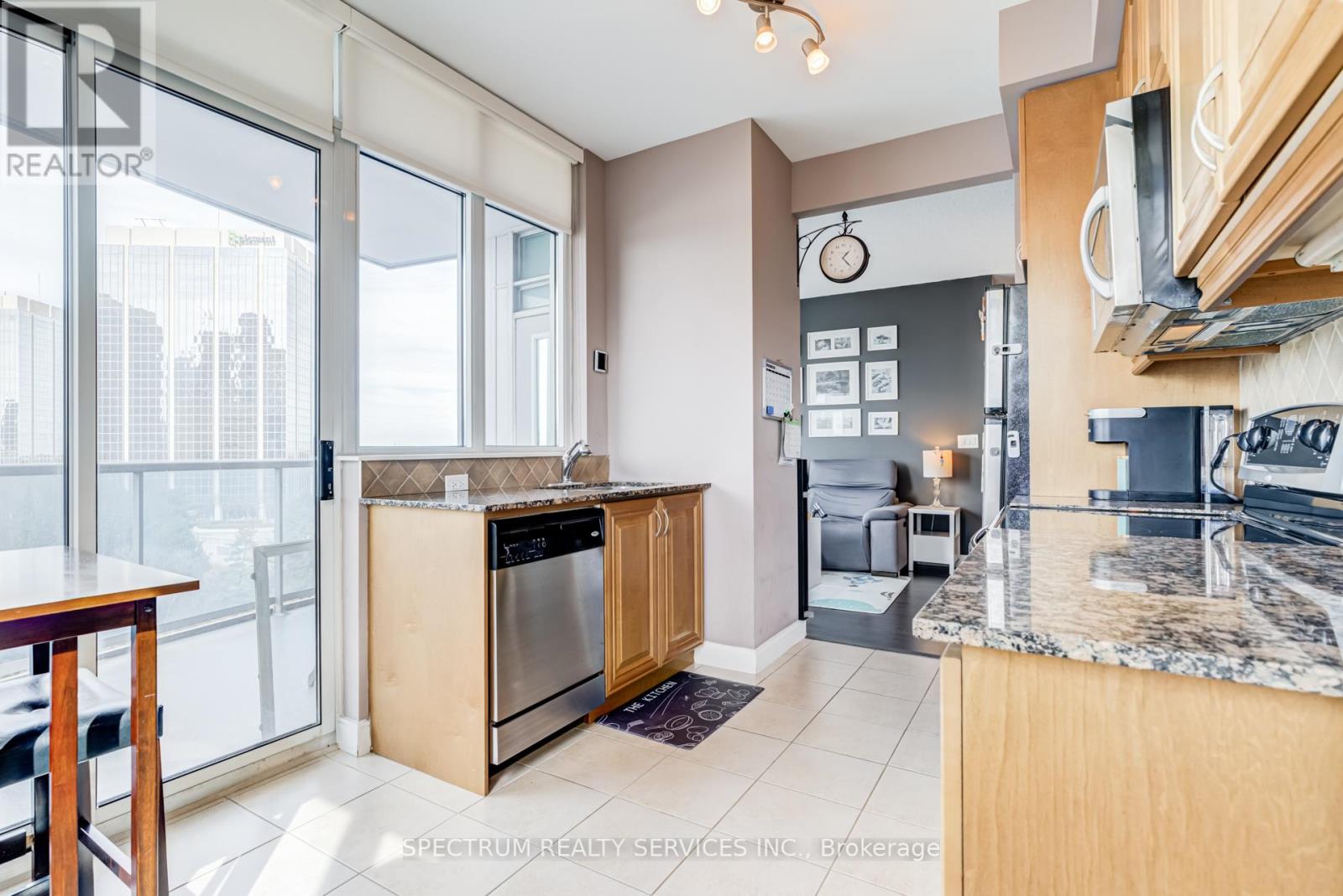 709 - 80 Absolute Avenue, Mississauga (City Centre), Ontario  L4G 7Z3 - Photo 16 - W12876904