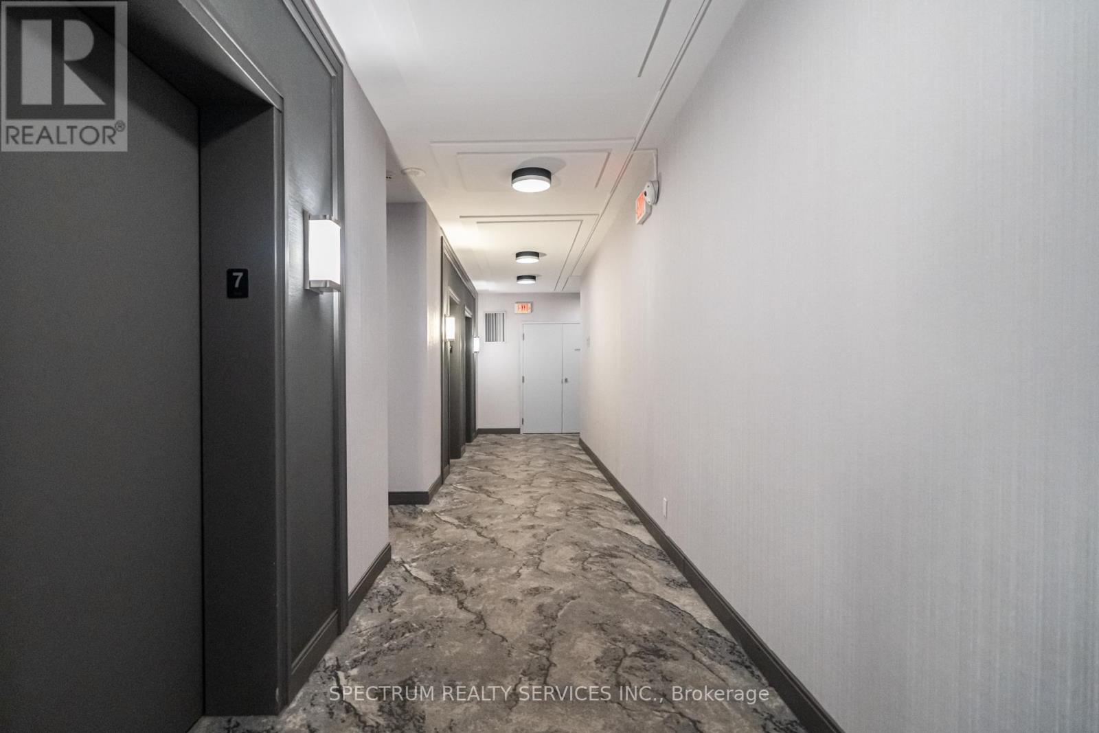 709 - 80 Absolute Avenue, Mississauga (City Centre), Ontario  L4G 7Z3 - Photo 4 - W12876904