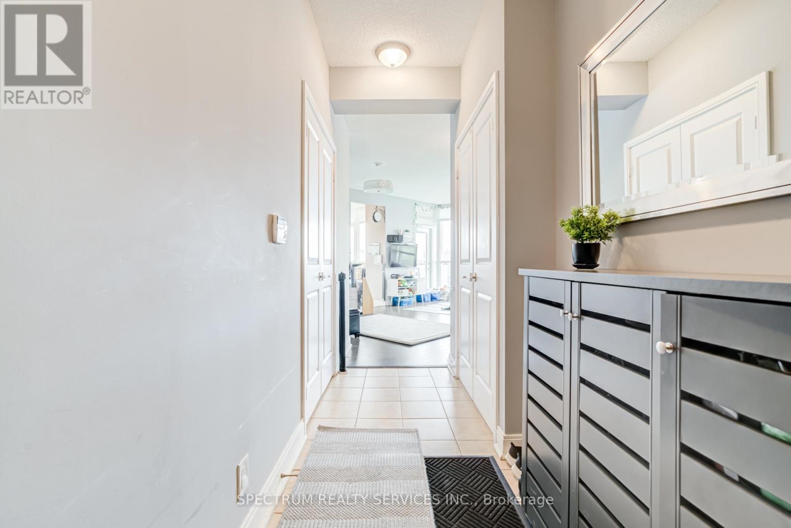 709 - 80 Absolute Avenue, Mississauga (City Centre), Ontario  L4G 7Z3 - Photo 6 - W12876904