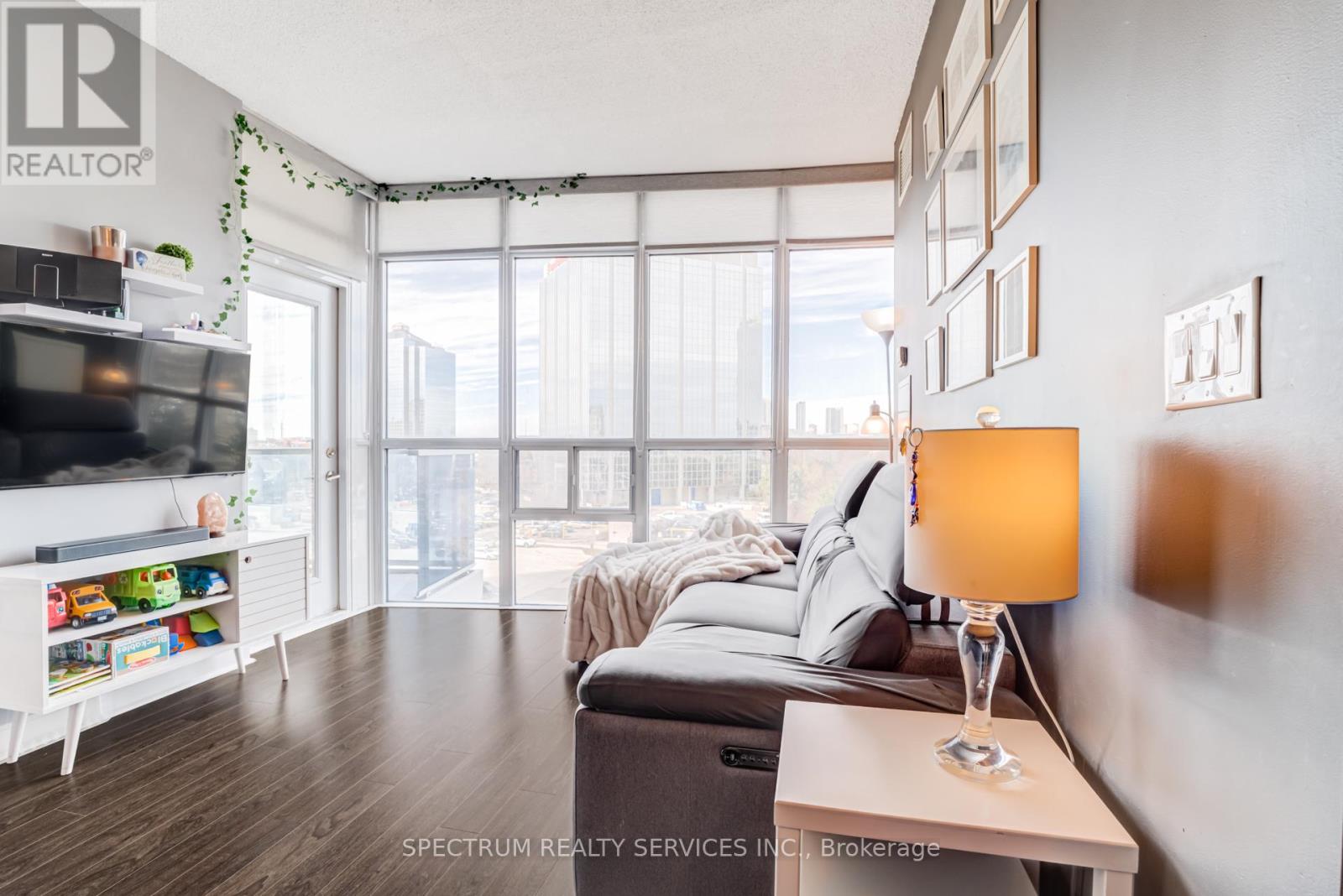 709 - 80 Absolute Avenue, Mississauga (City Centre), Ontario  L4G 7Z3 - Photo 8 - W12876904