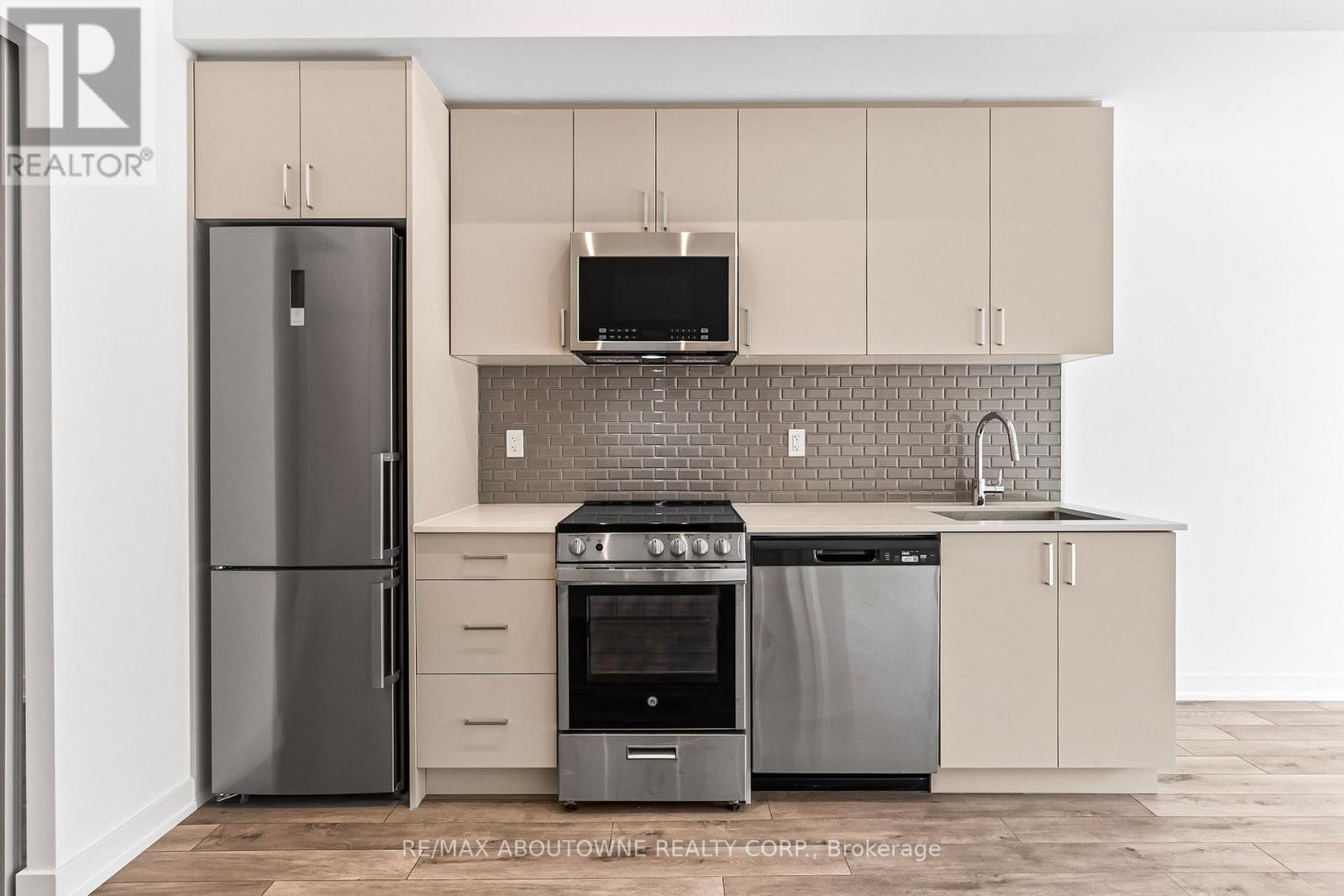 150 - 1005 Dundas Street E, Oakville (Jm Joshua Meadows), Ontario  L6H 8C7 - Photo 17 - W12876906