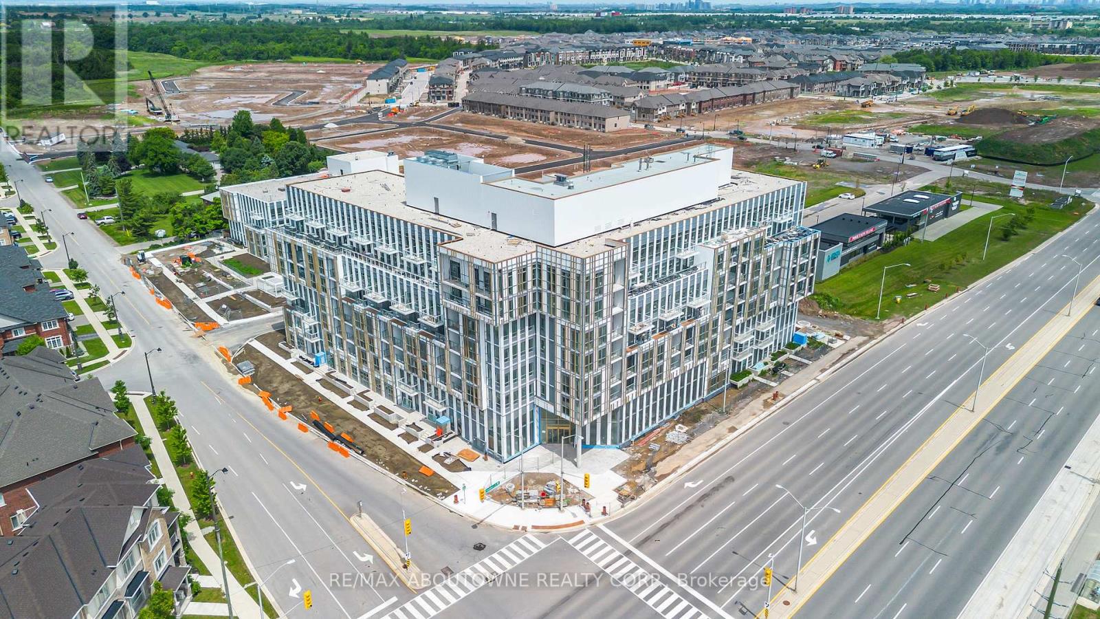 150 - 1005 Dundas Street E, Oakville (Jm Joshua Meadows), Ontario  L6H 8C7 - Photo 3 - W12876906