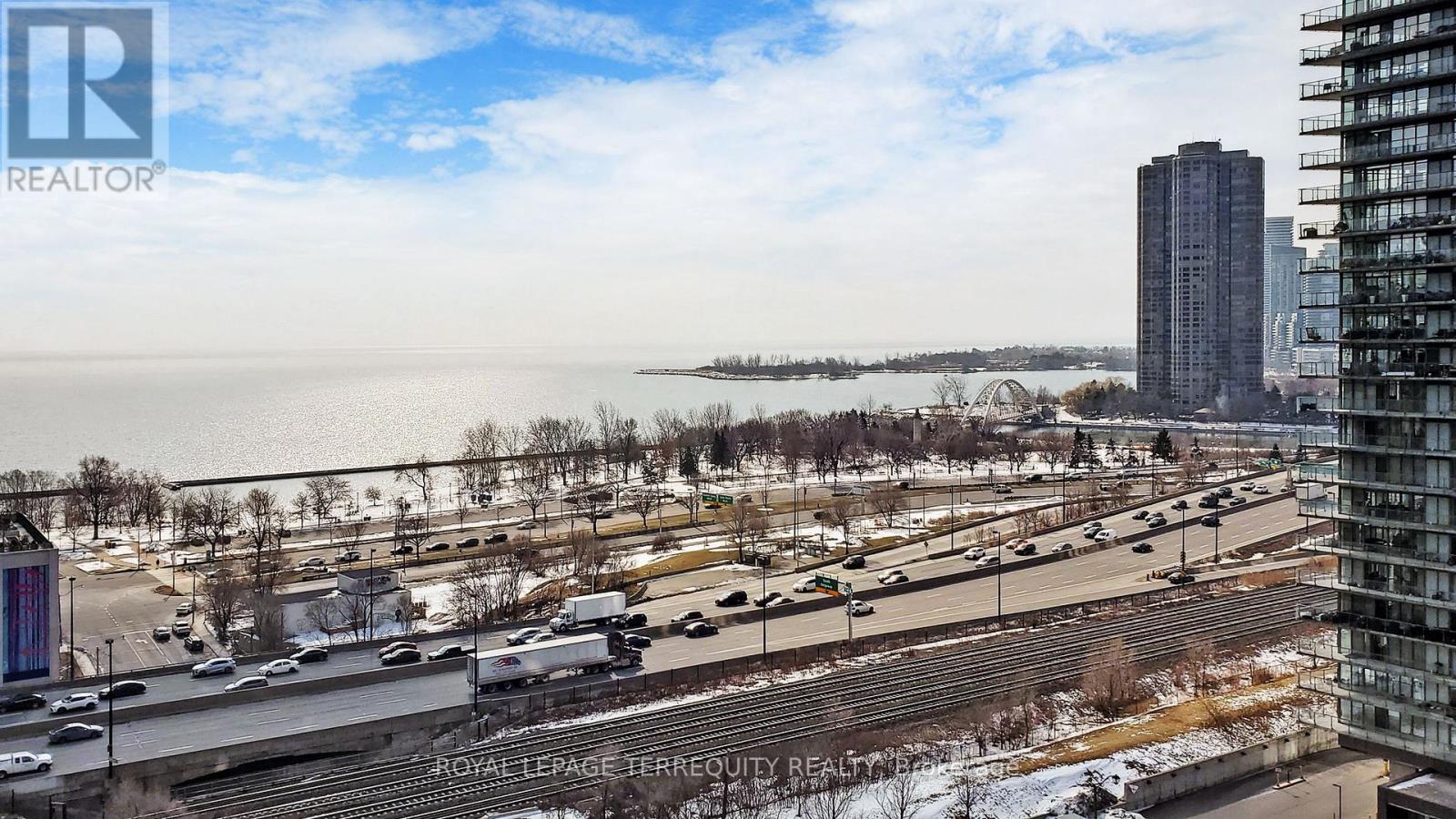 1502 - 15 Windermere Avenue, Toronto, Ontario  M6S 5A2 - Photo 21 - W12876956