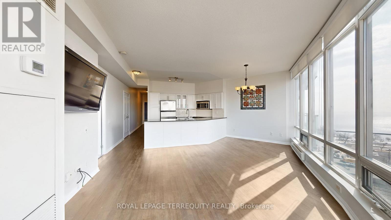 1502 - 15 Windermere Avenue, Toronto, Ontario  M6S 5A2 - Photo 6 - W12876956