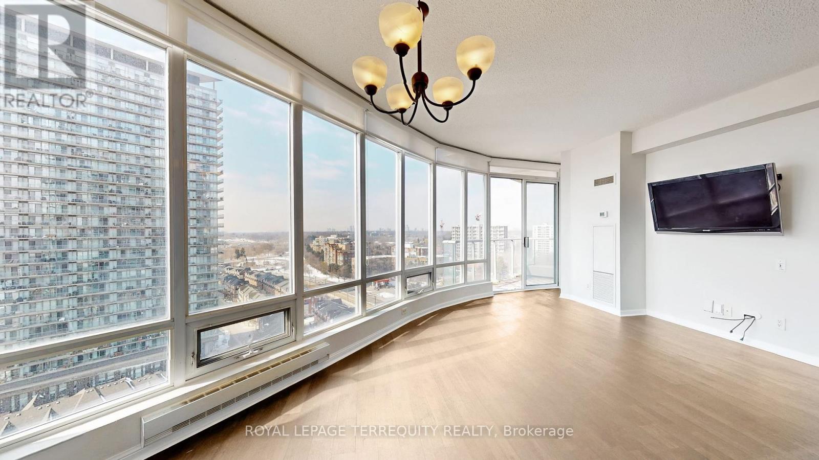 1502 - 15 Windermere Avenue, Toronto, Ontario  M6S 5A2 - Photo 8 - W12876956