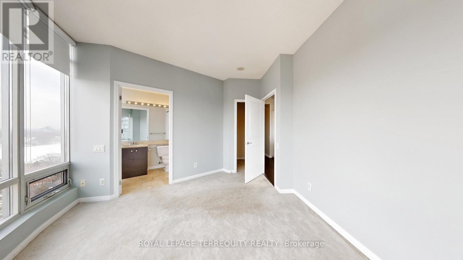 1502 - 15 Windermere Avenue, Toronto, Ontario  M6S 5A2 - Photo 9 - W12876956