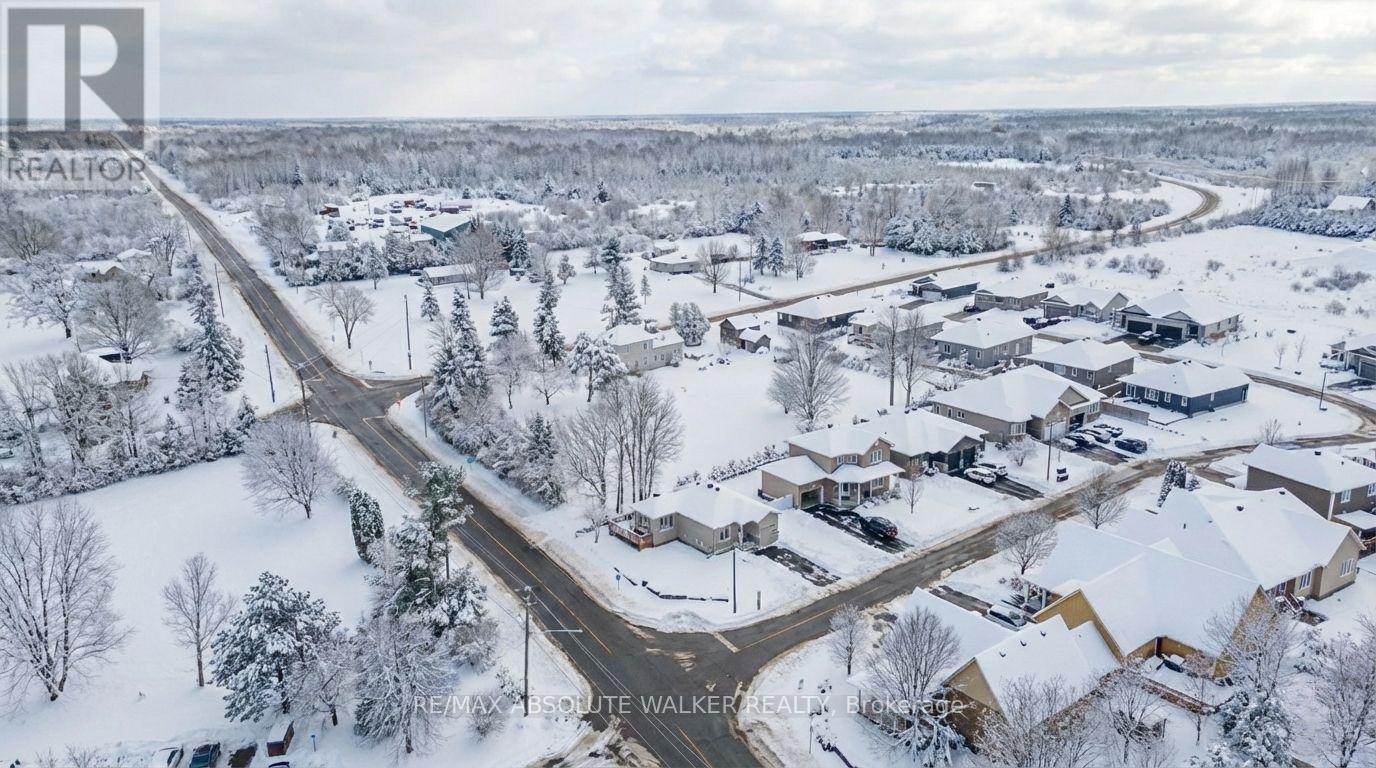 102 Sophie Lane, Merrickville-Wolford, Ontario  K0G 1N0 - Photo 2 - X12876778