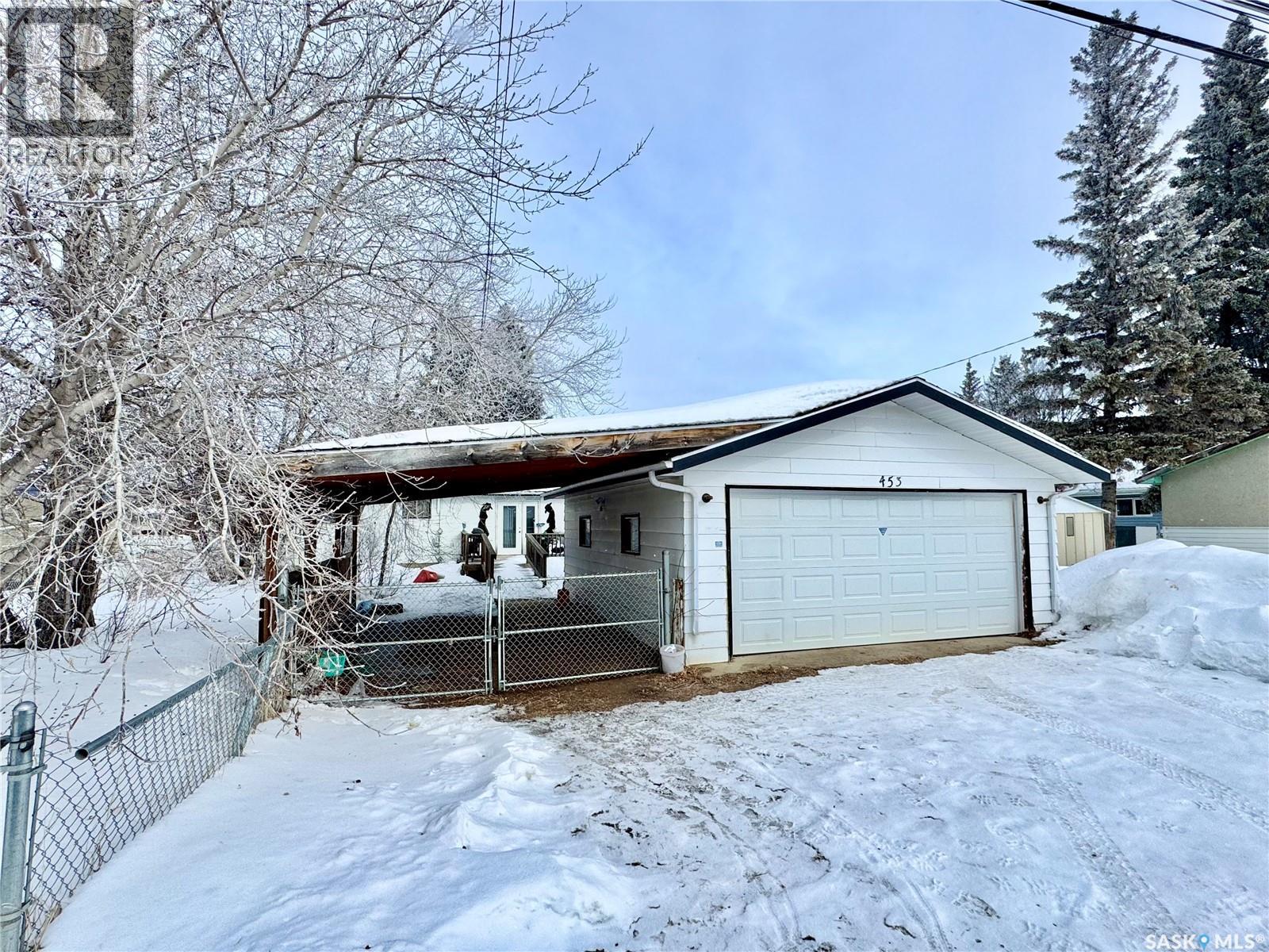 453 28th Street E, Prince Albert, Saskatchewan  S6V 1X6 - Photo 2 - SK030306